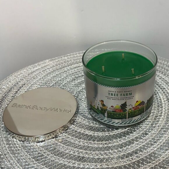 BBW Tree Farm 3 Wick Scented Candle NWT - Picture 2 of 4
